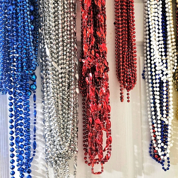 NECKLACES RED, WHITE, BLUE & SILVER - Picture 4 of 4